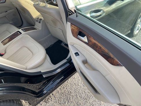 Used 2014 Mercedes-Benz CLS 550 4MATIC image 11
