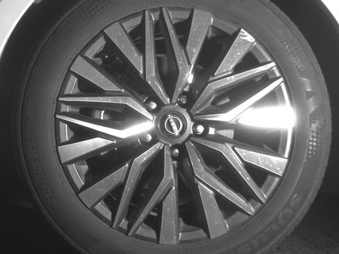 Used 2025 Nissan Altima 2.5 SV FWD image 12