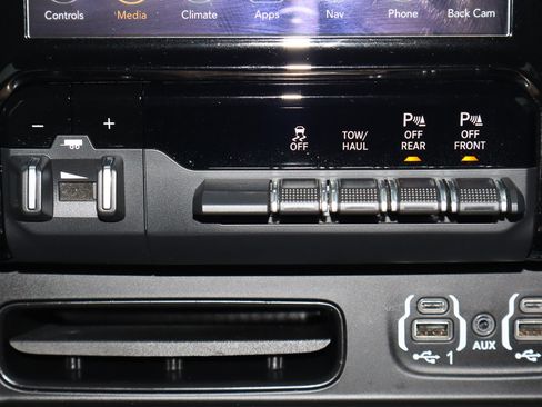 Used 2021 RAM 1500 Limited image 11