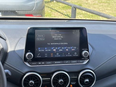 Used 2025 Nissan Sentra SV image 20