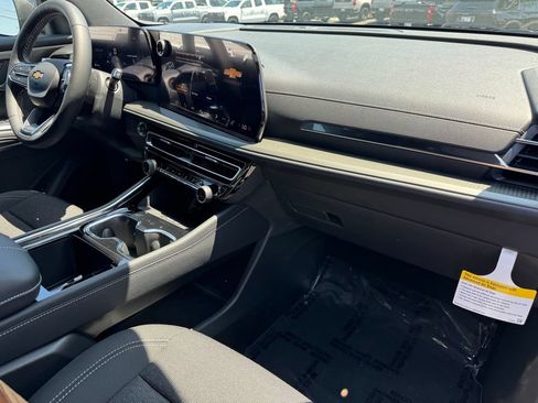 New 2026 Chevrolet Traverse LT FWD image 7