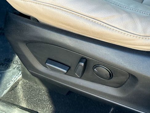 Used 2020 Ford Explorer XLT w/ Equipment Group 202A image 24