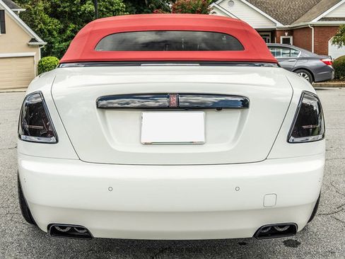 Used 2016 Rolls-Royce Dawn RWD image 17
