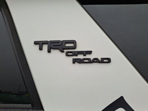 Used 2021 Toyota 4Runner TRD Off-Road Premium AWD/4WD image 34