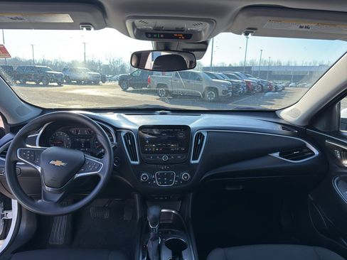 Used 2024 Chevrolet Malibu LT image 28