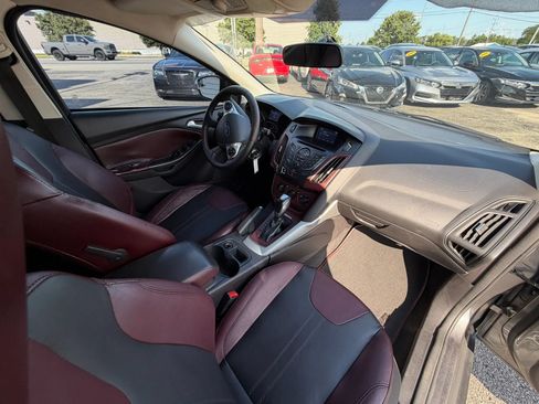Used 2014 Ford Focus SE w/ Equipment Group 201A FWD image 28