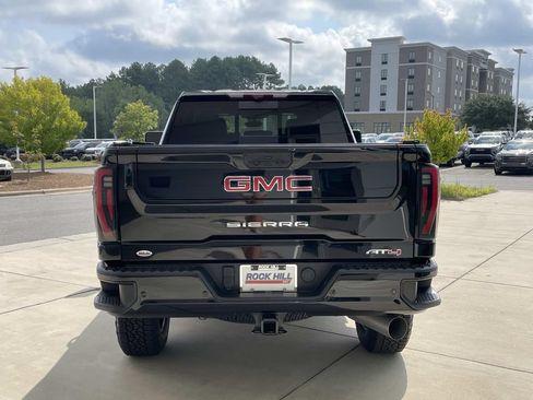Used 2024 GMC Sierra 2500 AT4 w/ AT4 Premium Plus Package AWD/4WD image 3