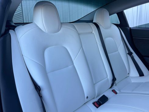 Used 2022 Tesla Model 3 image 41