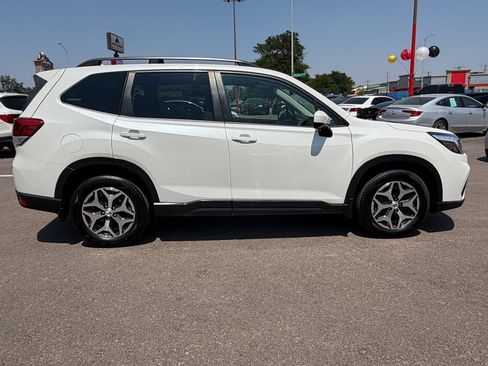 Used 2020 Subaru Forester Premium AWD/4WD image 8