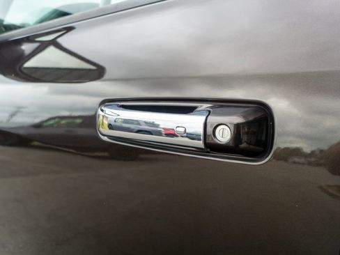 Used 2016 RAM 1500 Laramie w/ Convenience Group image 10