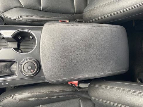 Used 2018 Ford Explorer XLT w/ Equipment Group 202A image 19