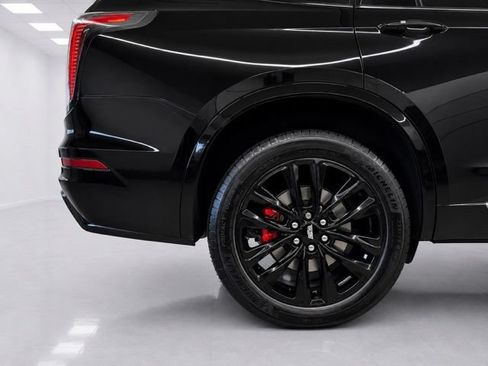 Used 2024 Cadillac XT6 Sport w/ LPO, Red Accent Package AWD/4WD image 16
