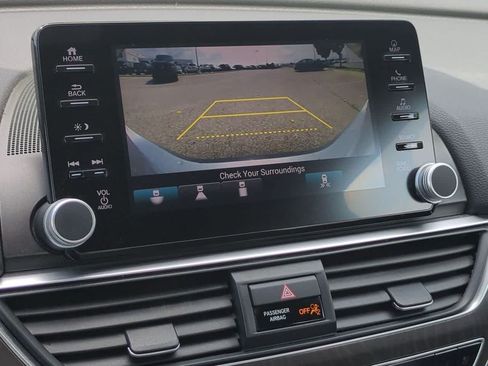 Used 2018 Honda Accord Touring image 30