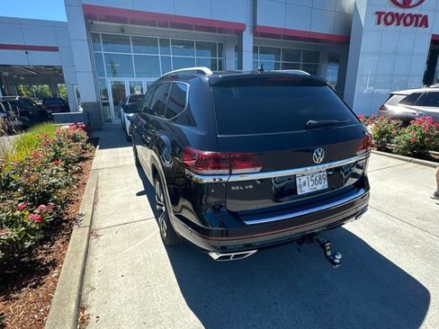Used 2022 Volkswagen Atlas SEL Premium AWD/4WD image 2