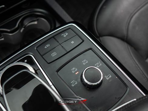 Used 2018 Mercedes-Benz GLE 43 AMG 4MATIC w/ Premium 3 Package image 35