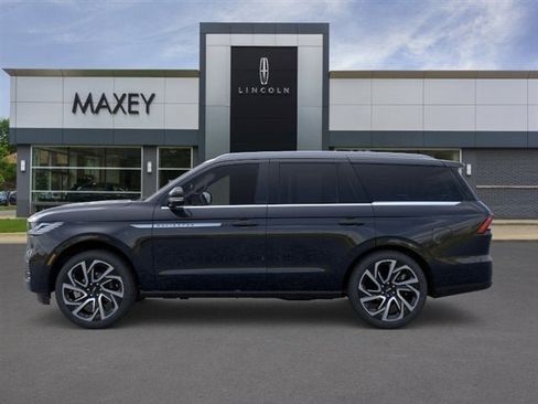 New 2026 Lincoln Navigator Reserve AWD/4WD image 72