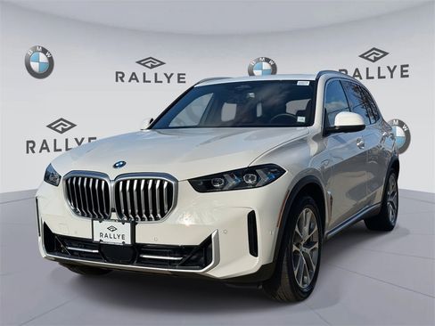 Certified 2025 BMW X5 xDrive50e w/ Premium Package image 3