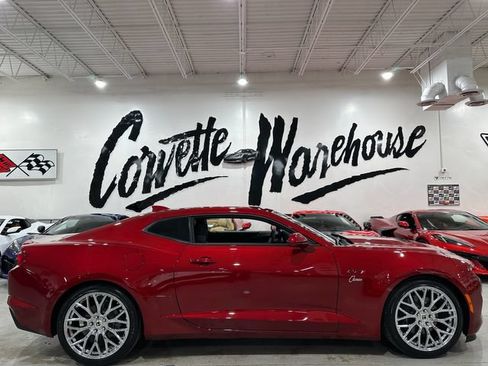Used 2022 Chevrolet Camaro LT RWD image 27