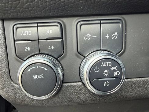 Used 2021 GMC Yukon Denali AWD/4WD image 35