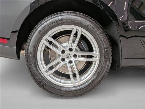 New 2026 Porsche Macan image 27