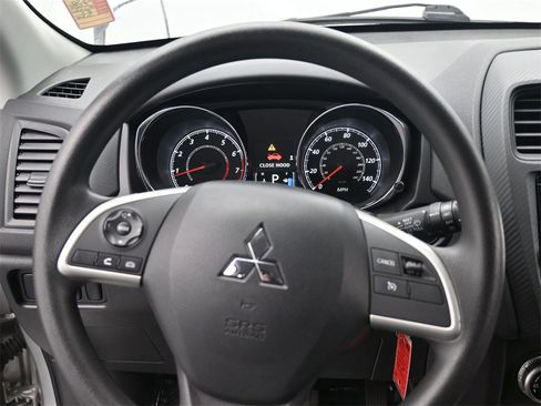 Used 2024 Mitsubishi Outlander Sport ES image 28