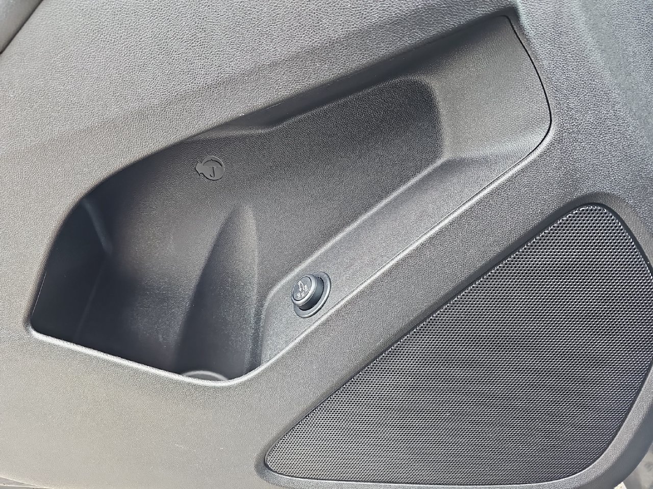 Used 2023 Chevrolet Equinox LT FWD image 33