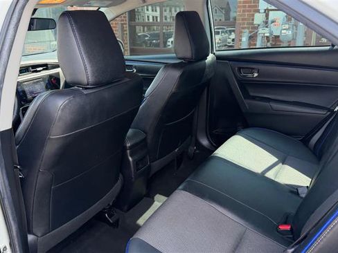 Used 2019 Toyota Corolla SE FWD image 18