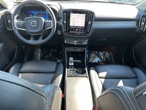Certified 2024 Volvo XC40 B5 Plus w/ Climate Package AWD/4WD image 15