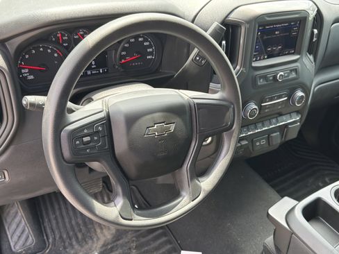 Used 2025 Chevrolet Silverado 1500 Custom Trail Boss AWD/4WD image 15