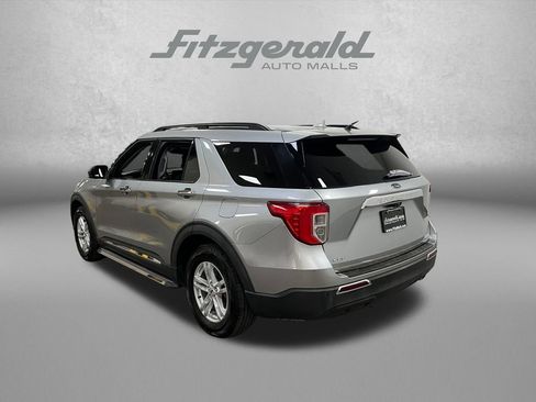 Used 2022 Ford Explorer XLT RWD image 3