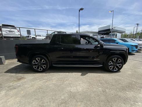 Used 2025 GMC Sierra EV Denali AWD/4WD image 7