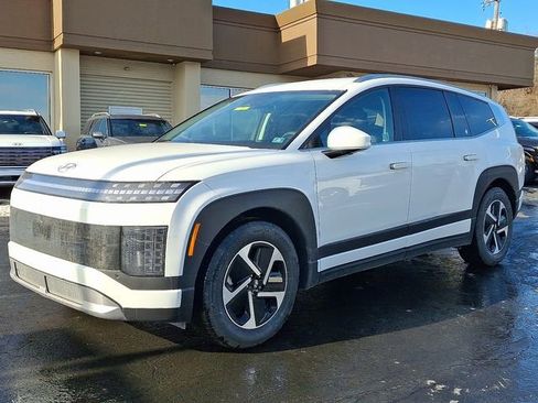 New 2026 Hyundai Ioniq 9 SE image 2