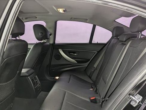 Used 2018 BMW 320i Sedan image 17