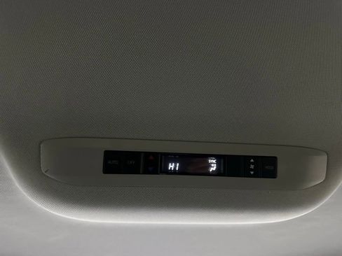 Used 2025 Toyota Sienna LE image 51