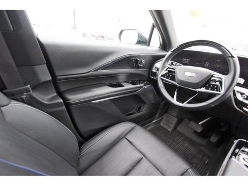 Used 2024 Cadillac Lyriq Luxury w/ LPO, Floor Liner Package RWD image 8