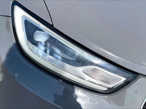 Used 2023 Chrysler Pacifica Touring-L FWD image 38