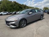 Used 2024 Hyundai Elantra SEL image 4