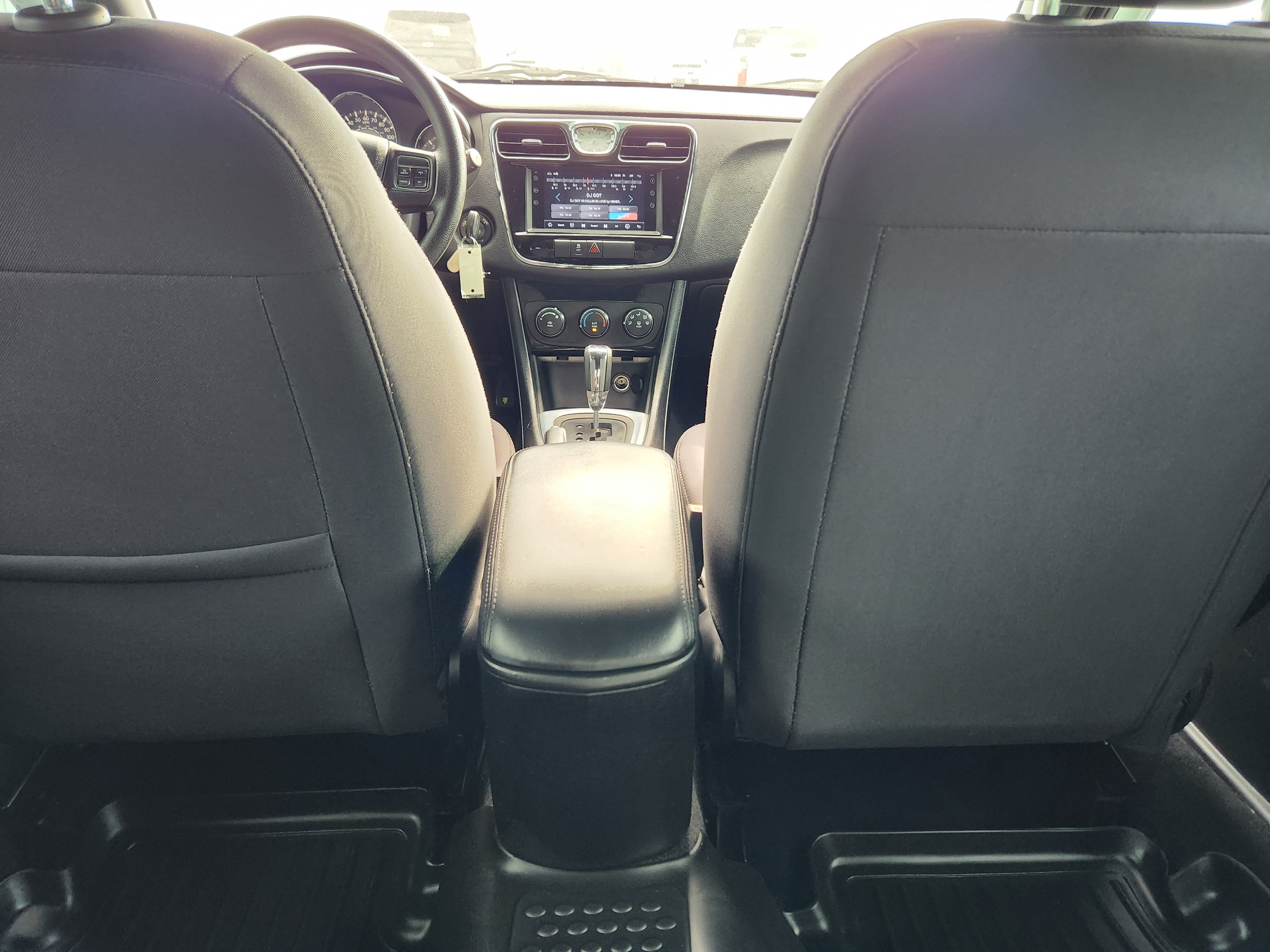 Used 2014 Chrysler 200 LX FWD image 13