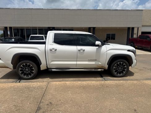 Used 2023 Toyota Tundra Limited AWD/4WD image 8