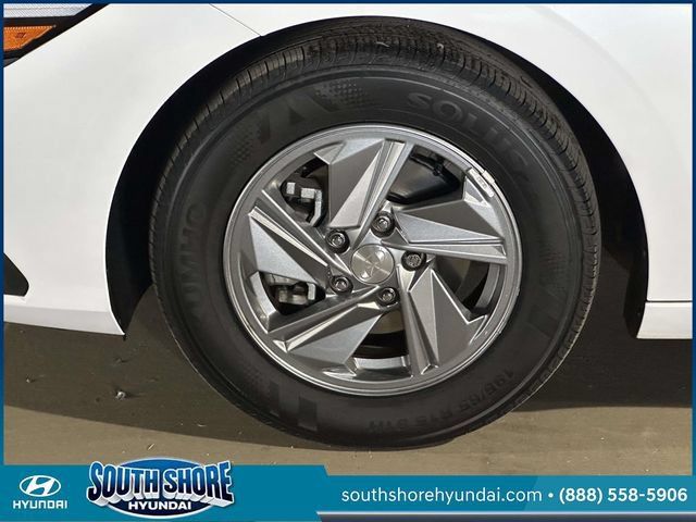 Certified 2024 Hyundai Elantra SE FWD image 10