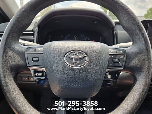 Used 2025 Toyota Camry LE FWD image 20