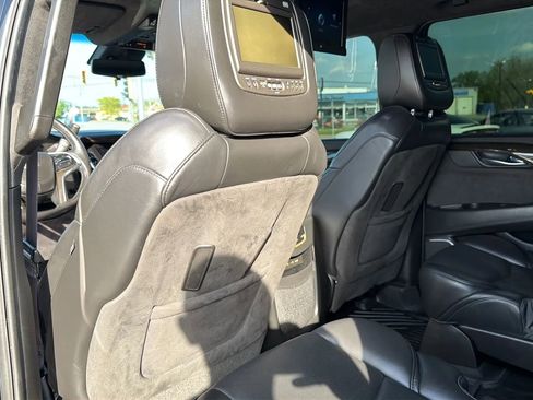 Used 2017 Cadillac Escalade Platinum AWD/4WD image 59