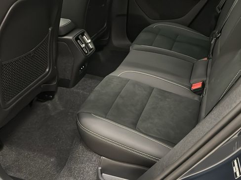 Used 2026 Volvo XC40 B4 Plus w/ Climate Package image 27