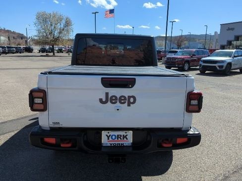 Certified 2024 Jeep Gladiator Rubicon w/ Technology Group image 5