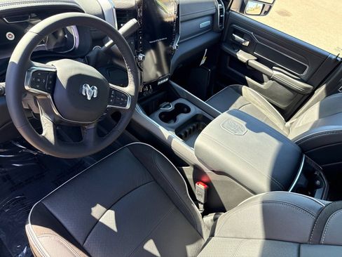 New 2026 RAM 2500 Laramie AWD/4WD image 9