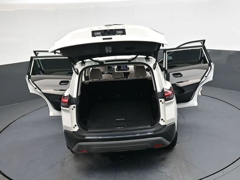 Used 2023 Nissan Rogue SV image 47