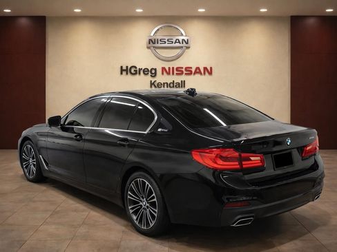 Used 2019 BMW 530e RWD image 2