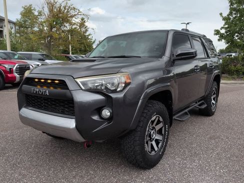 Used 2018 Toyota 4Runner TRD Off-Road AWD/4WD image 2