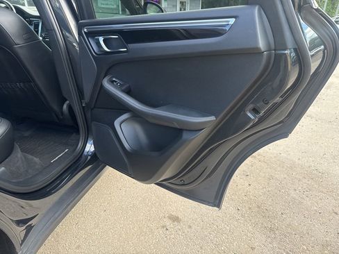 Used 2017 Porsche Macan AWD/4WD image 41