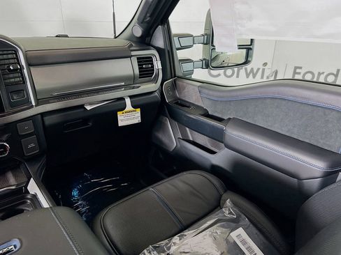 New 2025 Ford F250 Platinum image 28